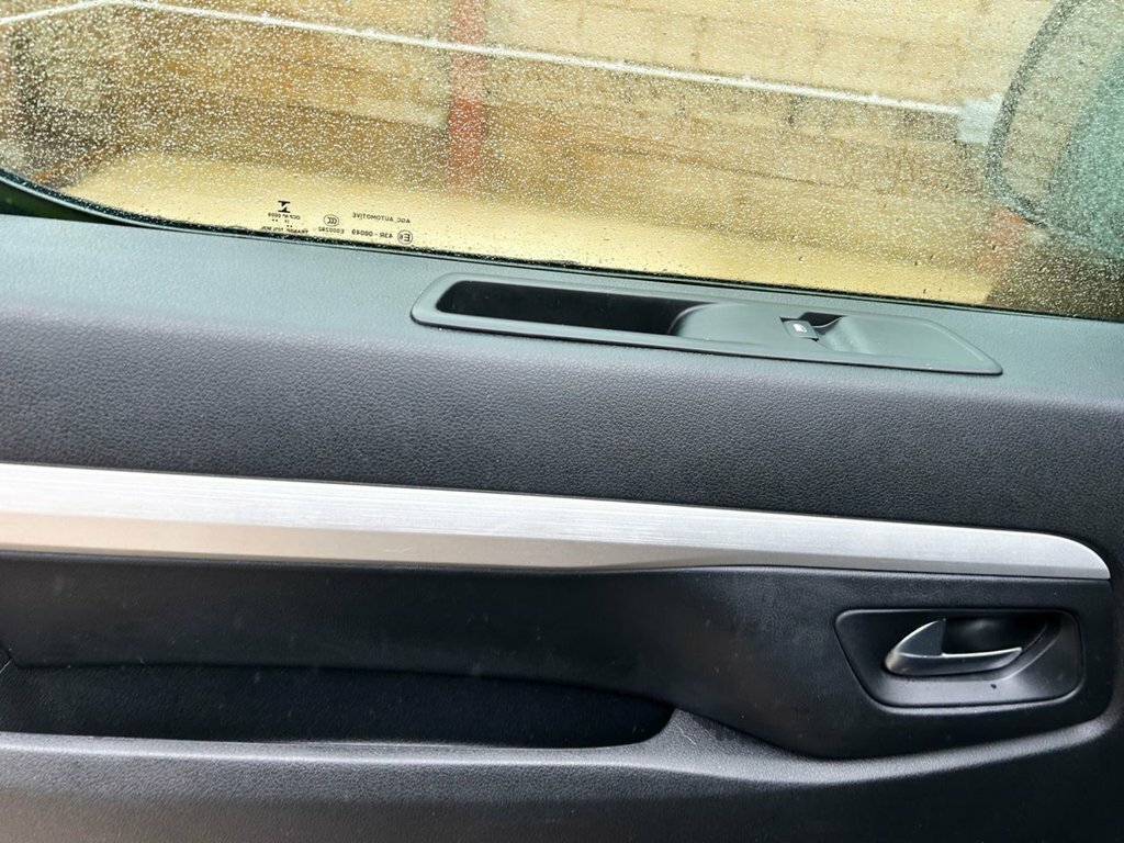 Citroen SpaceTourer Feel Grey #31