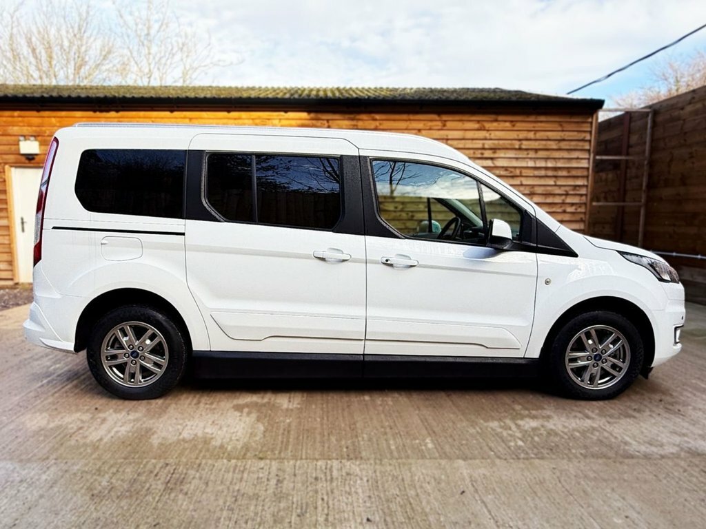 Ford Grand Tourneo Connect 1.5L Titanium White #4