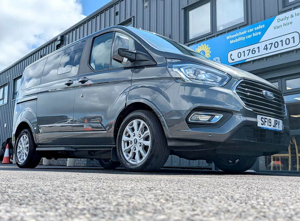 Ford Tourneo Custom Independence L1h1 Swb Wav