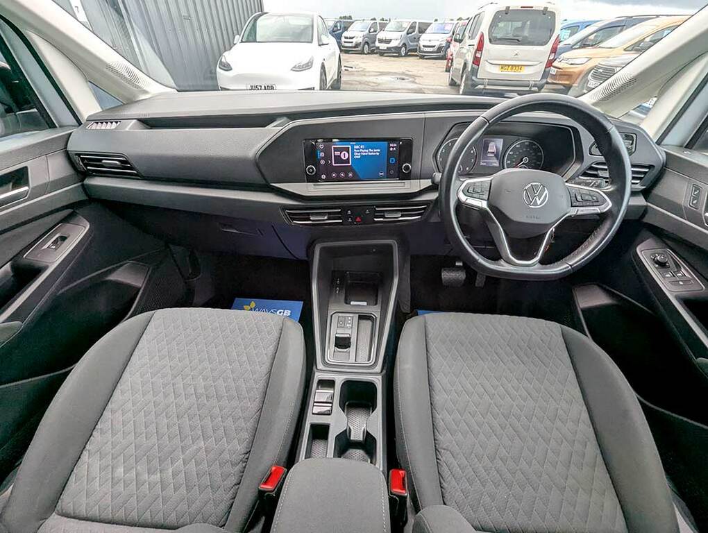 Volkswagen Caddy Maxi Life 2L Null Red #12