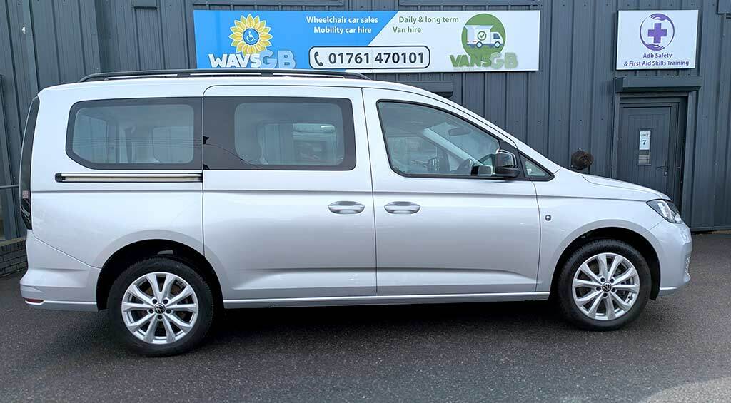 Volkswagen Caddy Maxi Life 2L Null Red #11