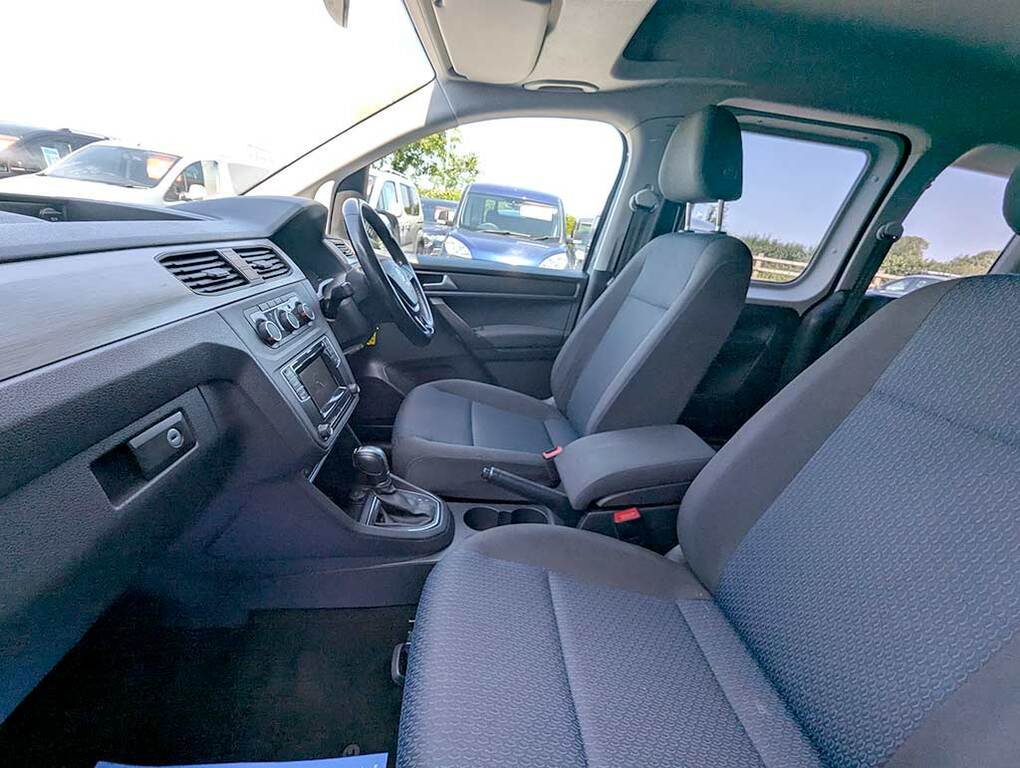 Volkswagen Caddy Life 2.0 Tdi Dsg Green #12