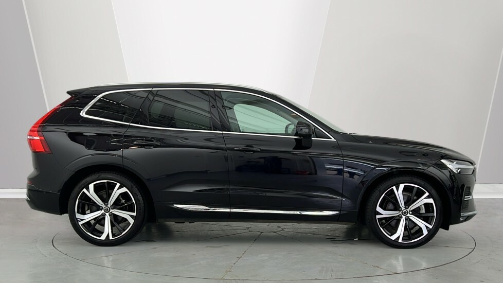 Volvo XC60 Ultra, B5 Awd Mild Hybrid, Bright RA74DZT Black #3
