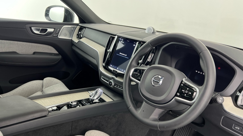 Volvo XC60 Recharge Ultimate, T8 Awd Plug-in Hybrid, YC73NWJ Silver #4