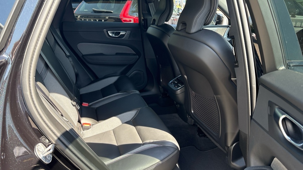 Volvo XC60 Black Edition Plus, B5 Awd Mild Hybrid, Black #6