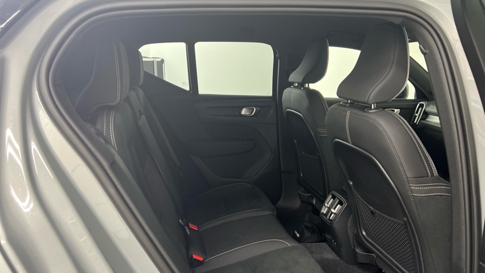 Volvo EX40 185Kw Ext Range Plus Black Editon 78Kwh Grey #6