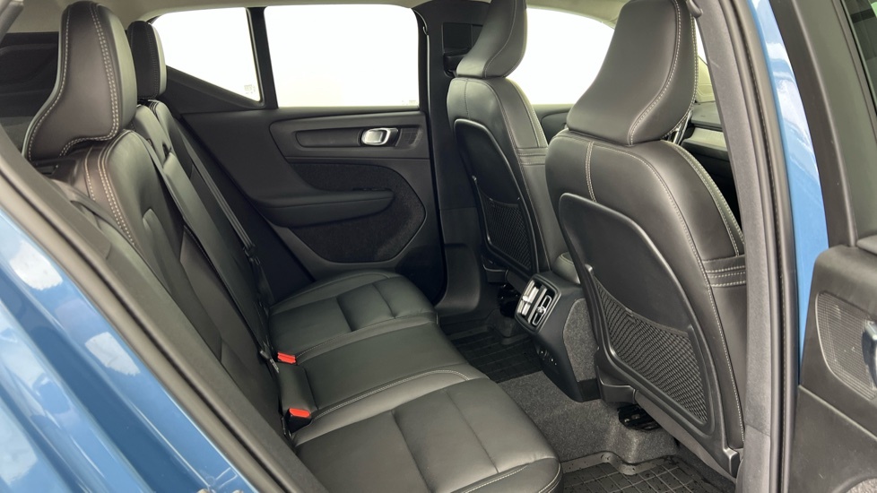 Volvo XC40 Ultimate, B4 Mild Hybrid, Dark OE73GWV Blue #6