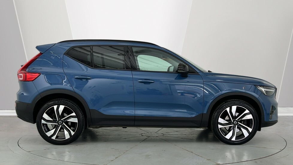 Volvo XC40 Ultimate, B4 Mild Hybrid, Dark OE73GWV Blue #3