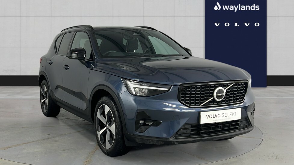 Volvo XC40 Plus, B4 Mild Hybrid, Dark RO75OPX Blue