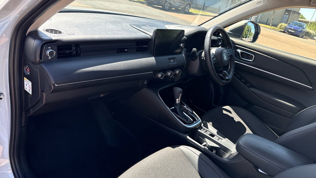 Honda Hr-V Honda Hr-v Hatchback 1.5 Ehev Advance Cvt WR23MKM White #2