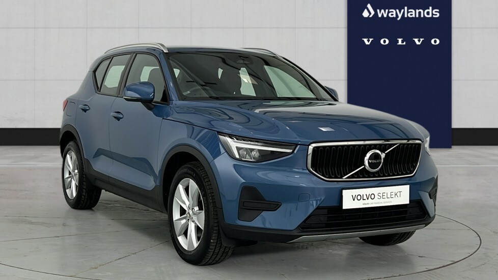 Volvo XC40 Core, B3 Mild Hybrid, Blue