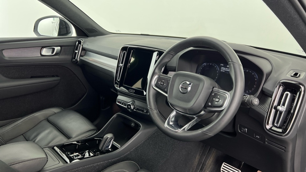 Volvo XC40 R-design Pro, B4 Awd Mild Hybrid YL22OMA White #4