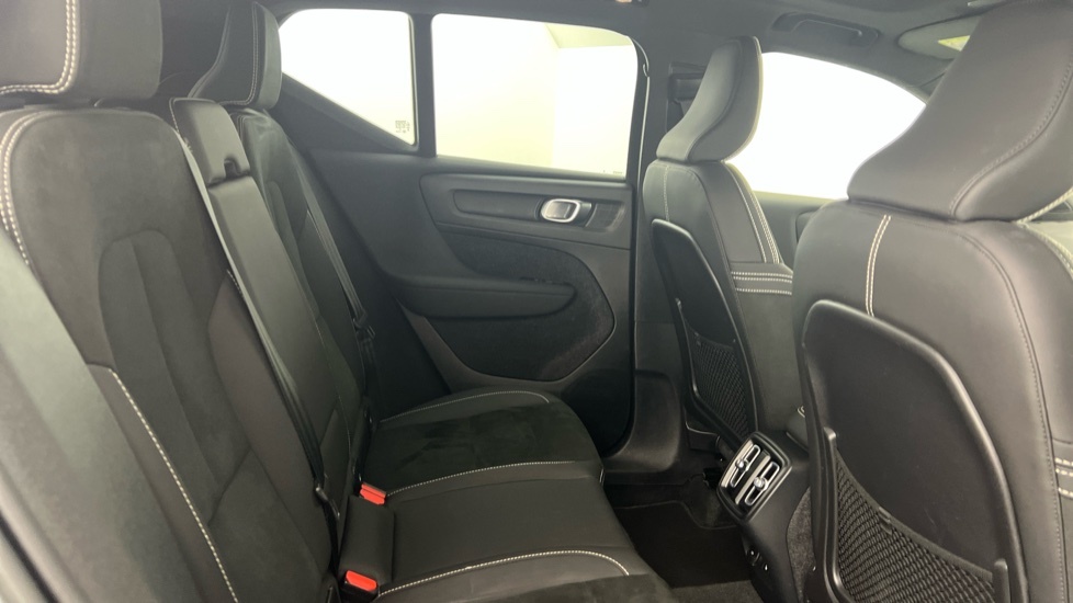 Volvo XC40 Ultimate, B4 Mild Hybrid, Dark OU72KVL Grey #6