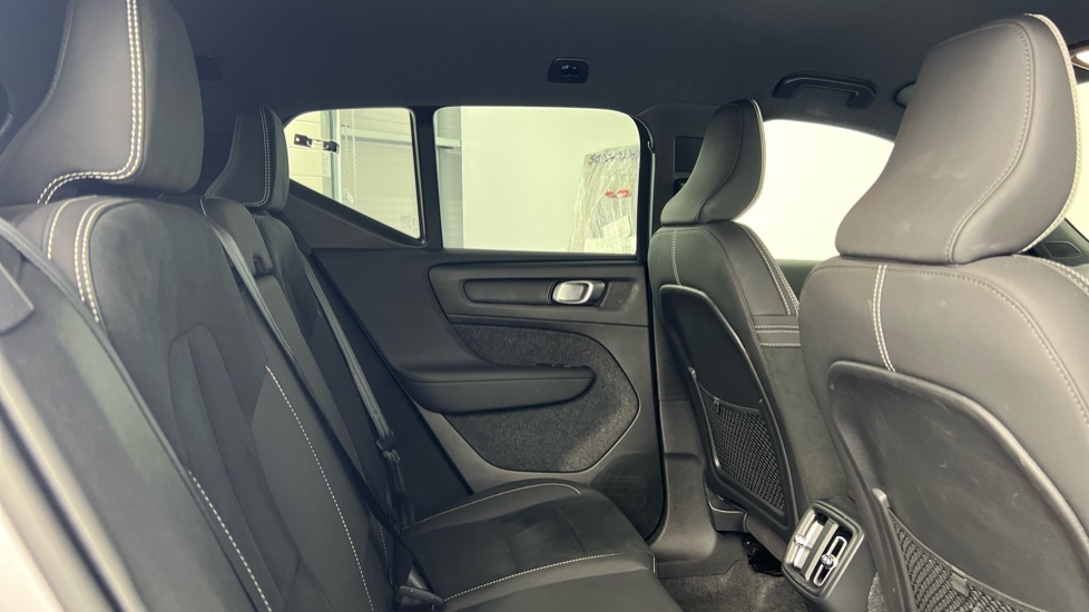 Volvo XC40 Plus, B4 Mild Hybrid, Dark RF25LXP Silver #6