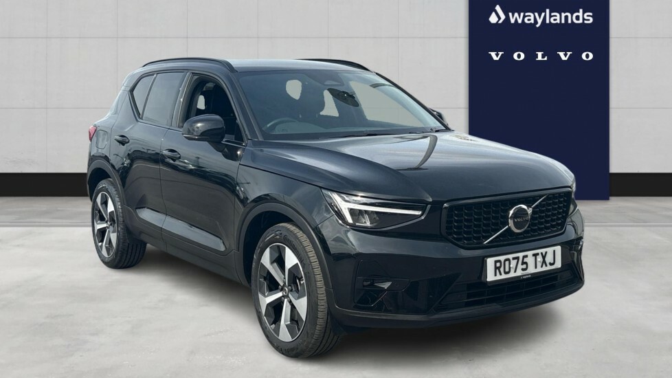 Volvo XC40 Plus, B4 Mild Hybrid, Dark Black
