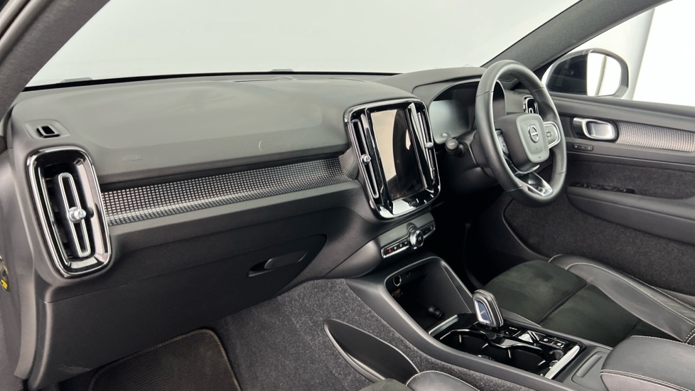 Volvo XC40 1.5 T3 163 R Design Pro Geartronic VK22KVL Black #6
