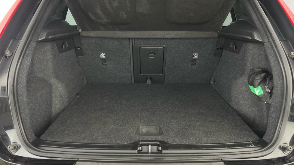 Volvo XC40 1.5 T3 163 R Design Pro Geartronic VK22KVL Black #5