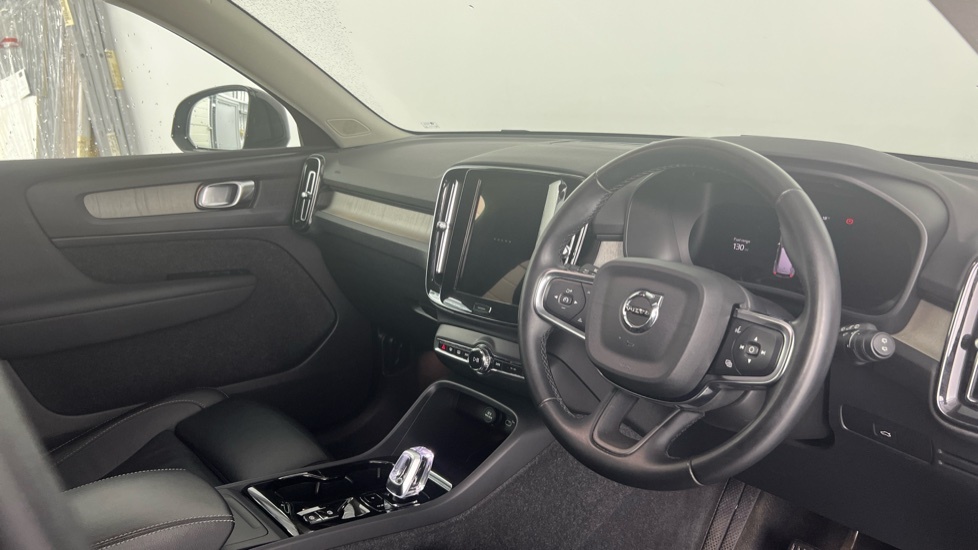 Volvo XC40 Plus, B3 Mild Hybrid, Dark OE23HNZ #4
