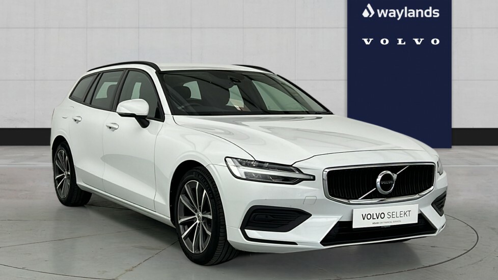 Volvo V60 Momentum, B3 Mild Hybrid White
