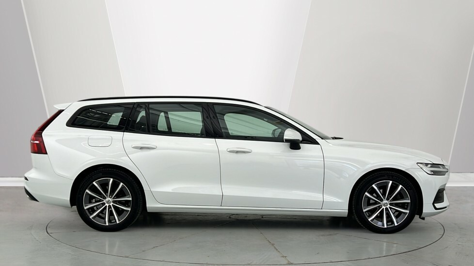 Volvo V60 Momentum, B3 Mild Hybrid White #3