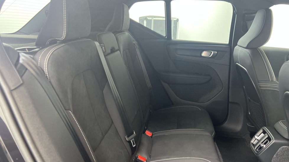 Volvo XC40 B3 Black Edition Plus Pro , Mild Hybrid, RO26KUW Black #6