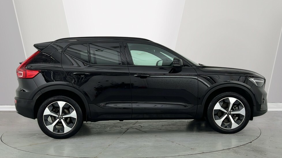 Volvo XC40 Plus, B4 Mild Hybrid, Dark RJ25WXL Black #3