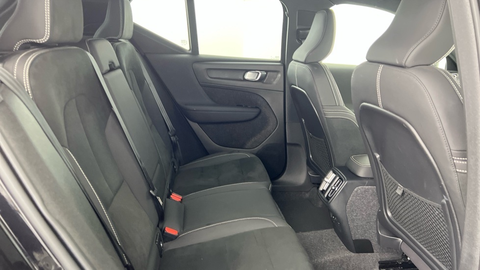 Volvo XC40 Plus, B4 Mild Hybrid, Dark RJ25WXL Black #6