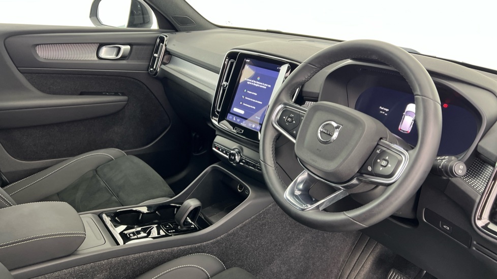 Volvo XC40 Plus, B4 Mild Hybrid, Dark RF25GZJ Grey #4