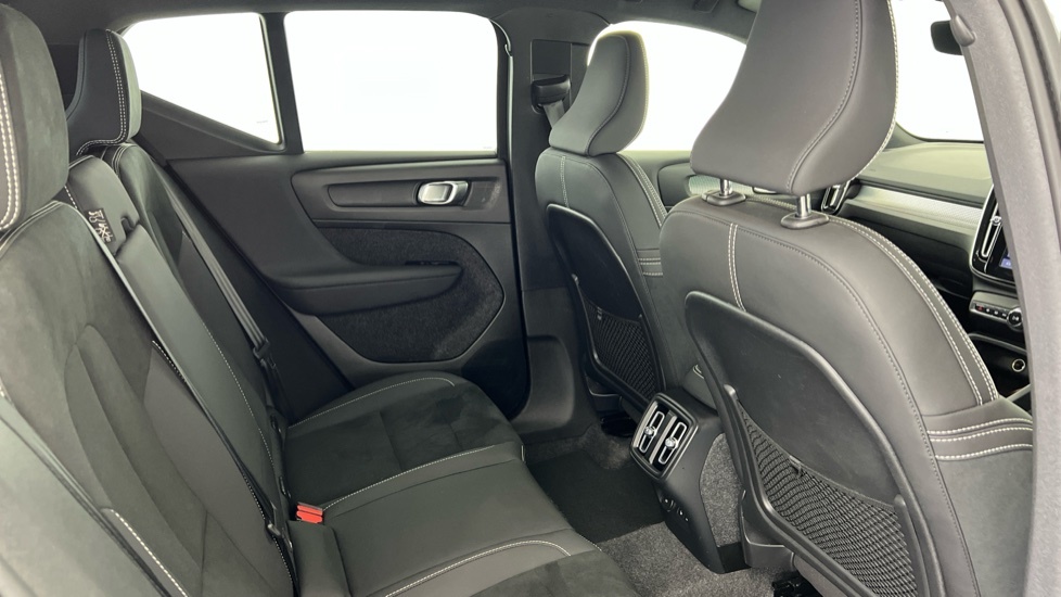 Volvo XC40 Plus, B4 Mild Hybrid, Dark RF25GZJ Grey #6