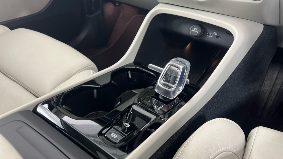 Volvo XC40 2.0 B3p Plus Dark  #23