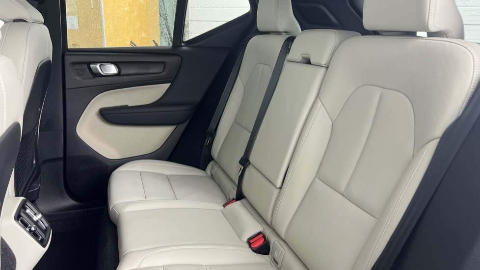 Volvo XC40 2.0 B3p Plus Dark  #31