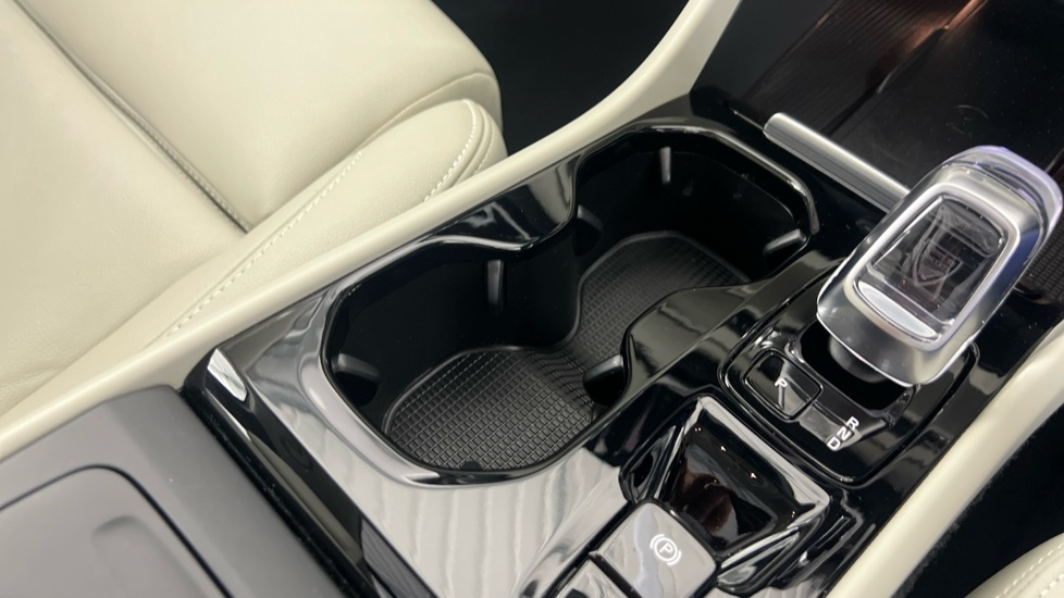 Volvo XC40 2.0 B3p Plus Dark  #43