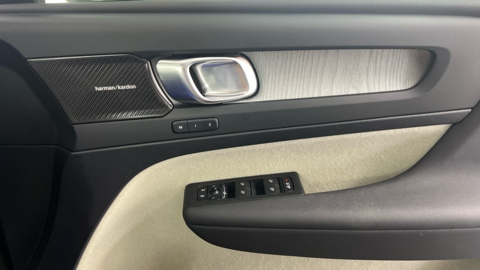 Volvo XC40 2.0 B3p Plus Dark  #27