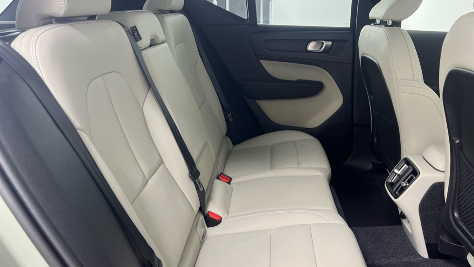 Volvo XC40 2.0 B3p Plus Dark  #6