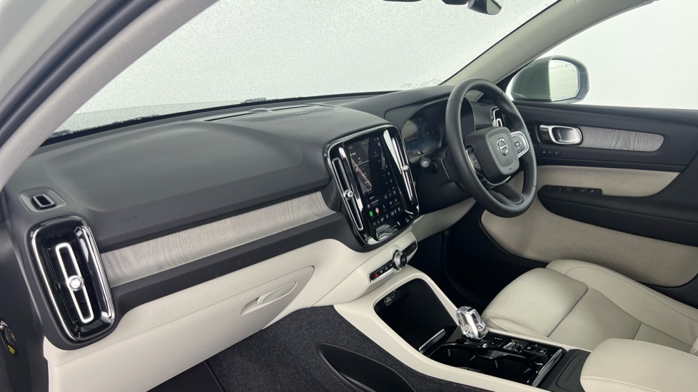 Volvo XC40 2.0 B3p Plus Dark  #49