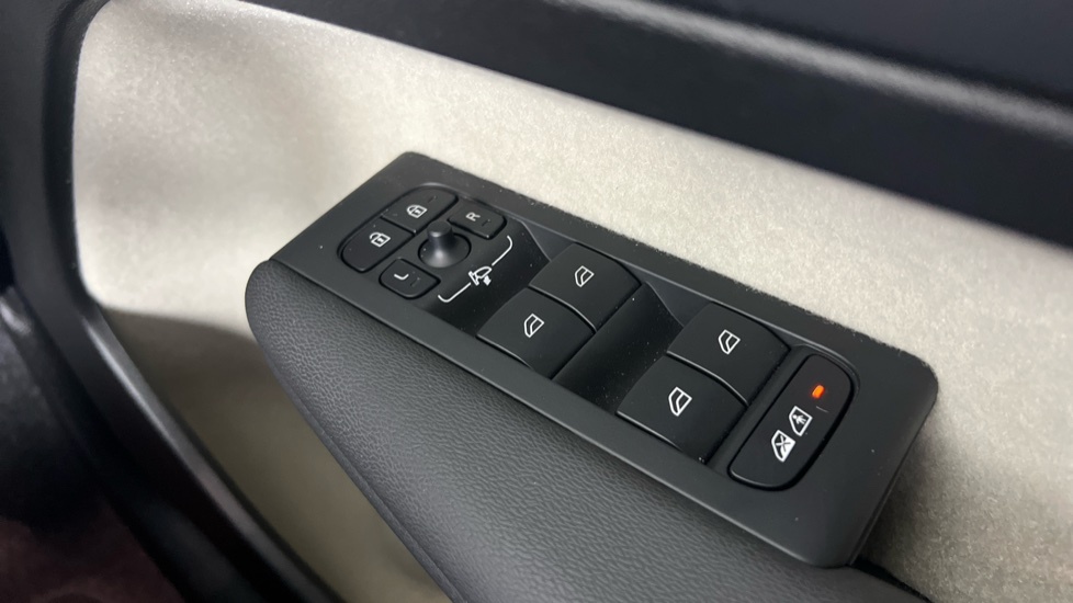 Volvo XC40 2.0 B3p Plus Dark  #22