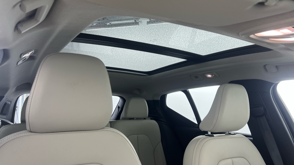 Volvo XC40 2.0 B3p Plus Dark  #29