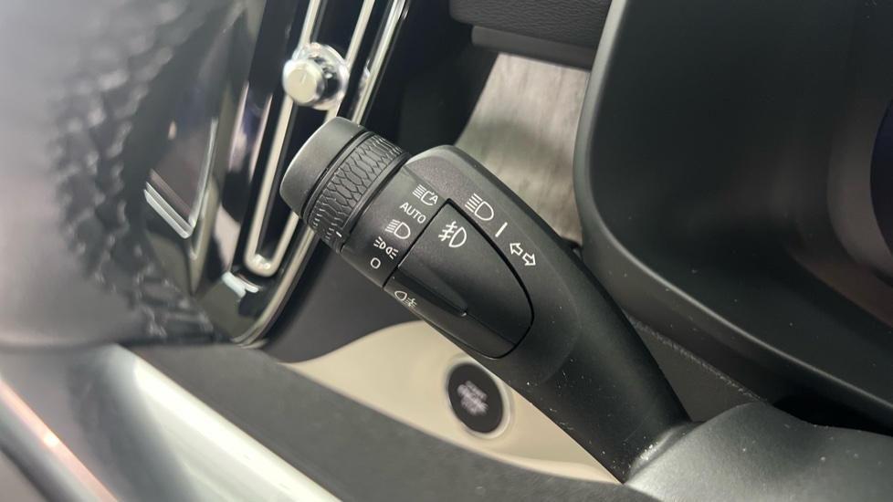Volvo XC40 2.0 B3p Plus Dark  #18