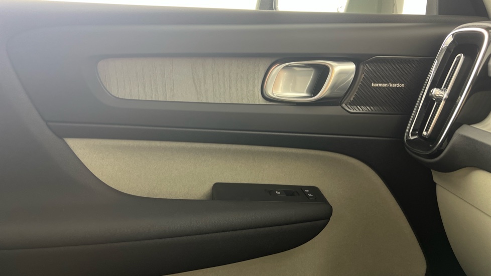 Volvo XC40 2.0 B3p Plus Dark  #41