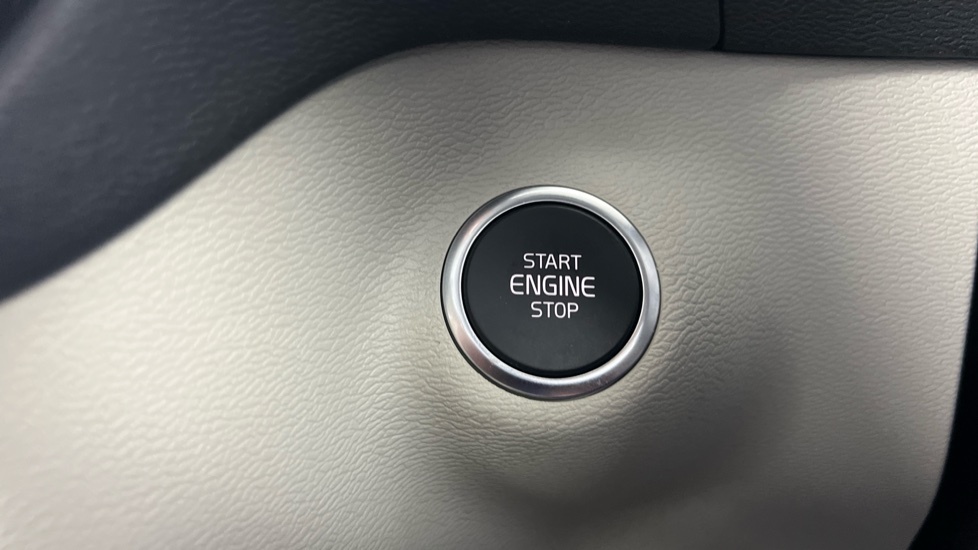 Volvo XC40 2.0 B3p Plus Dark  #25