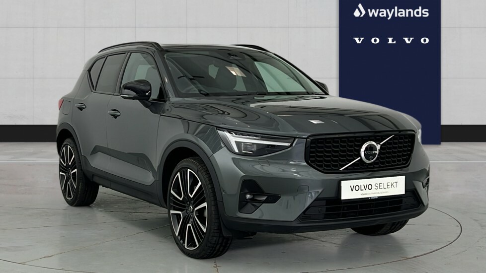 Volvo XC40 2.0 B4p Ultra Dark Green