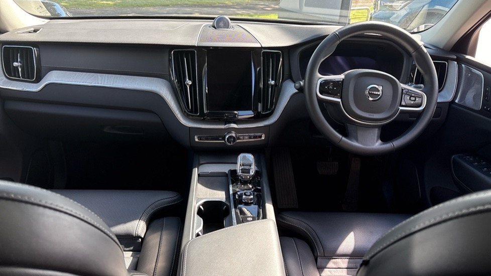 Volvo XC60 Ultra, B5 Awd Mild Hybrid, Dark RV25TZW Black #5