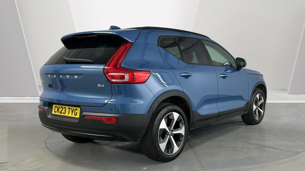 Volvo XC40 Ultimate, B4 Mild Hybrid, Dark CK23TYG Blue #2