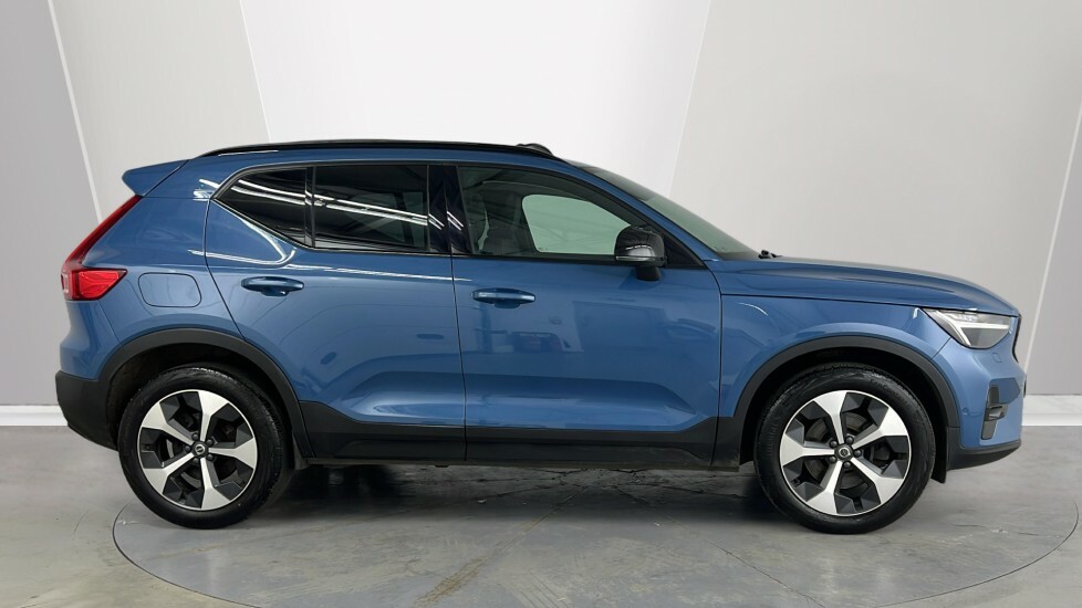 Volvo XC40 Ultimate, B4 Mild Hybrid, Dark CK23TYG Blue #3