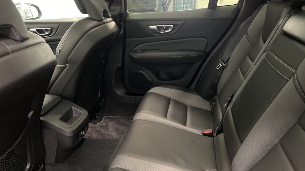 Volvo V60 D4 Awd Plus Red #10