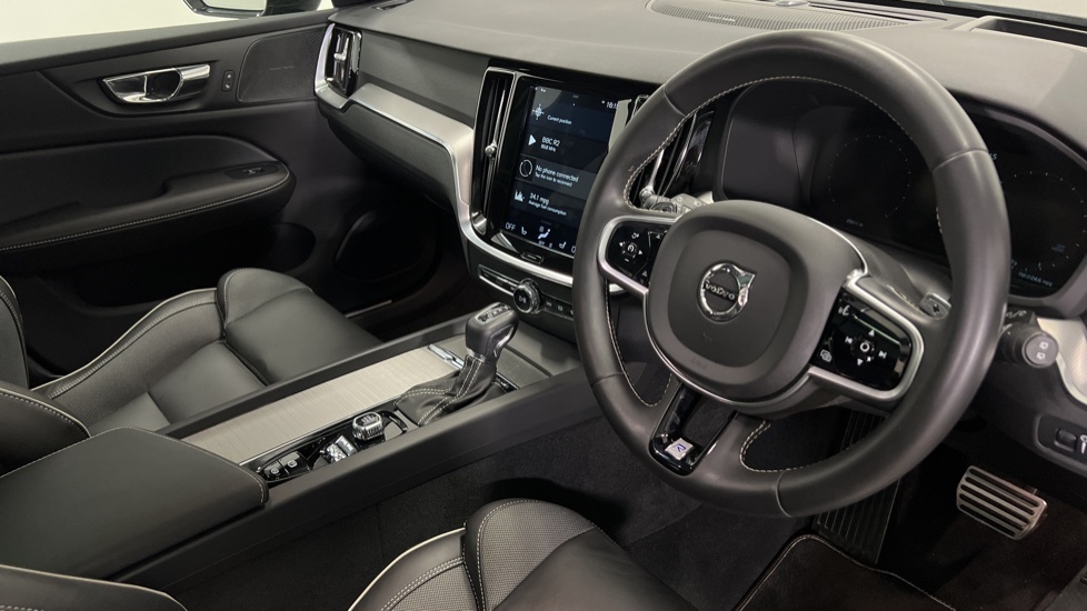 Volvo V60 T5 R-design Plus Sunroof, 360 Camera, Adapti Grey #5