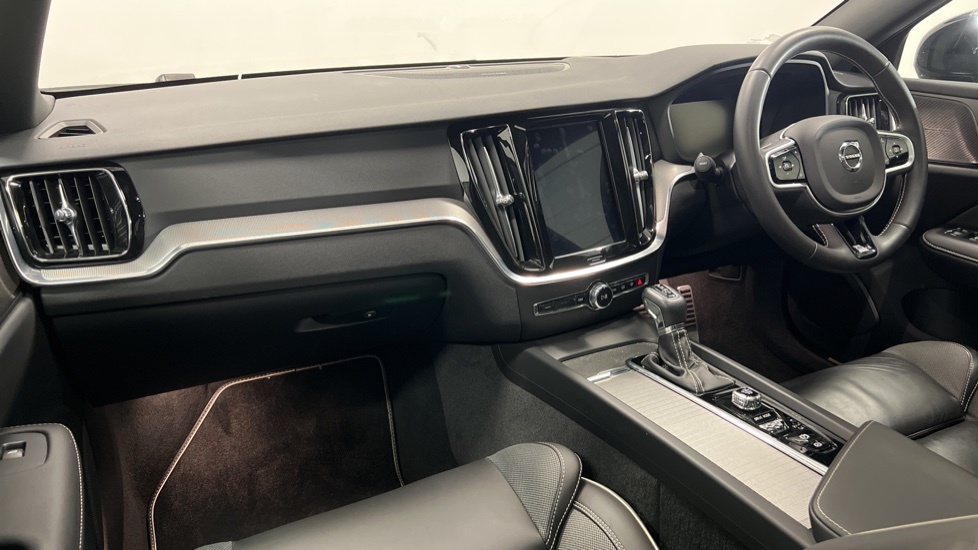 Volvo V60 T5 R-design Plus Sunroof, 360 Camera, Adapti Grey #4