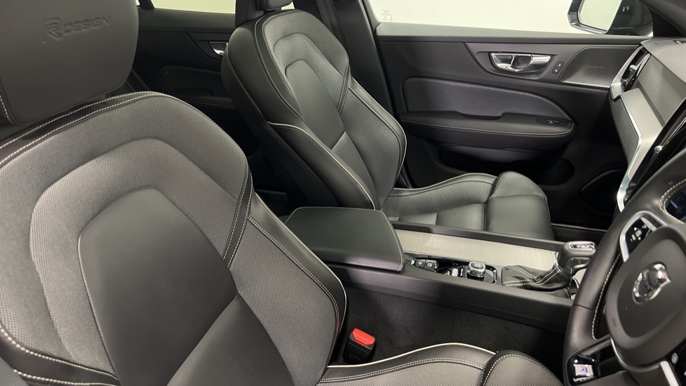 Volvo V60 D4 Awd Plus Red #9