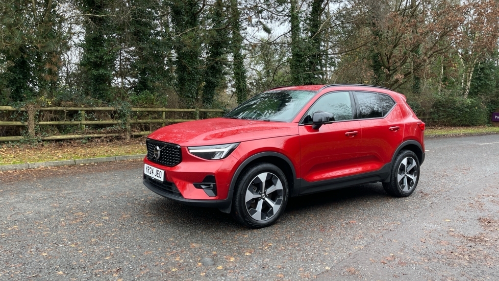 Volvo XC40 Plus, B4 Mild Hybrid, Dark YR24JEO Red #6