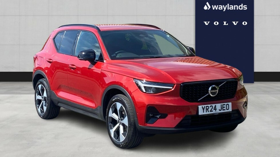 Volvo XC40 Plus, B4 Mild Hybrid, Dark YR24JEO Red
